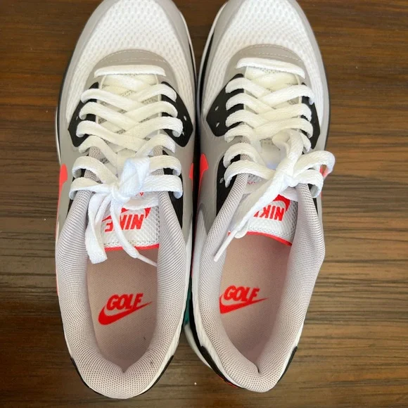 Nike White and Black Sneakers with Air Max Cushioning - Picture 8 of 9